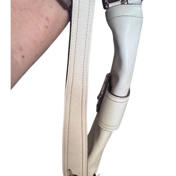 Coach Elegant Off White Leather Shoulder Bag Soho Authentic - Picture 14 of 17